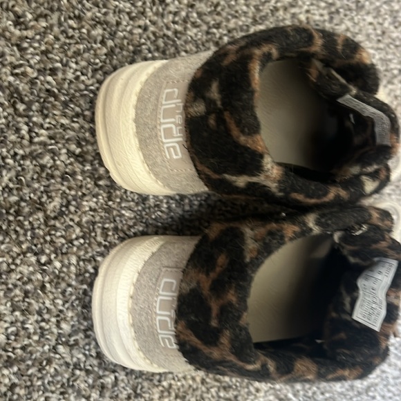 Hey Dudes - Picture 2 of 3